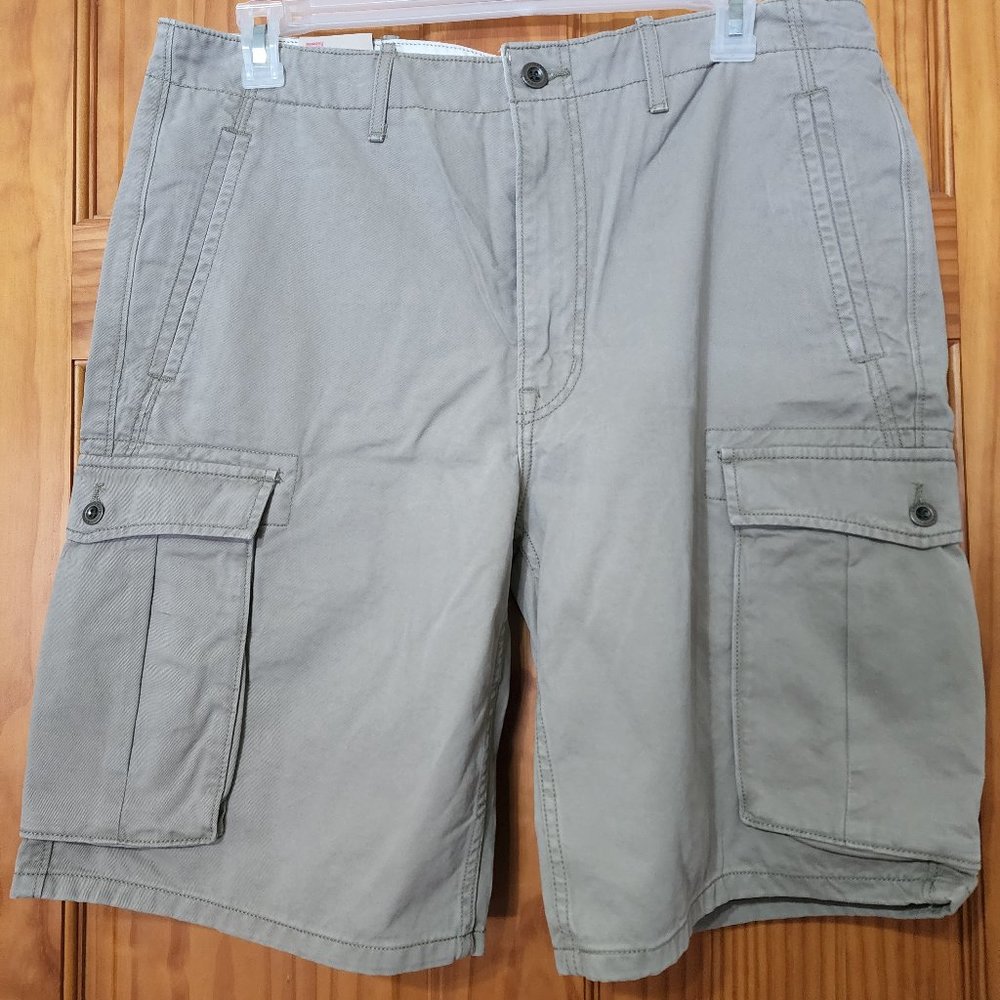 Levi Men's cargo shorts size 36
